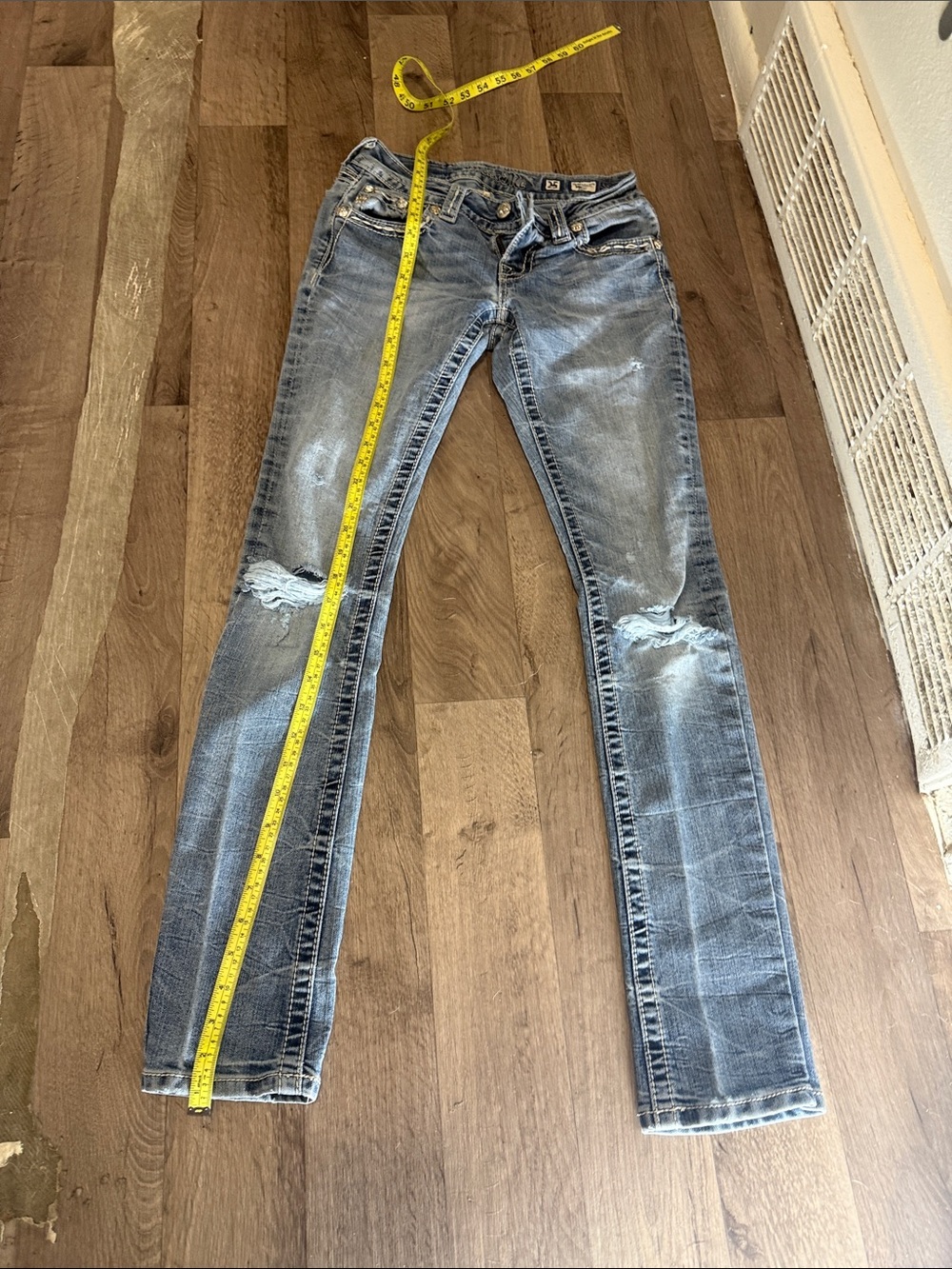 Women’s Skinny Distressed Jeans - Light Blue